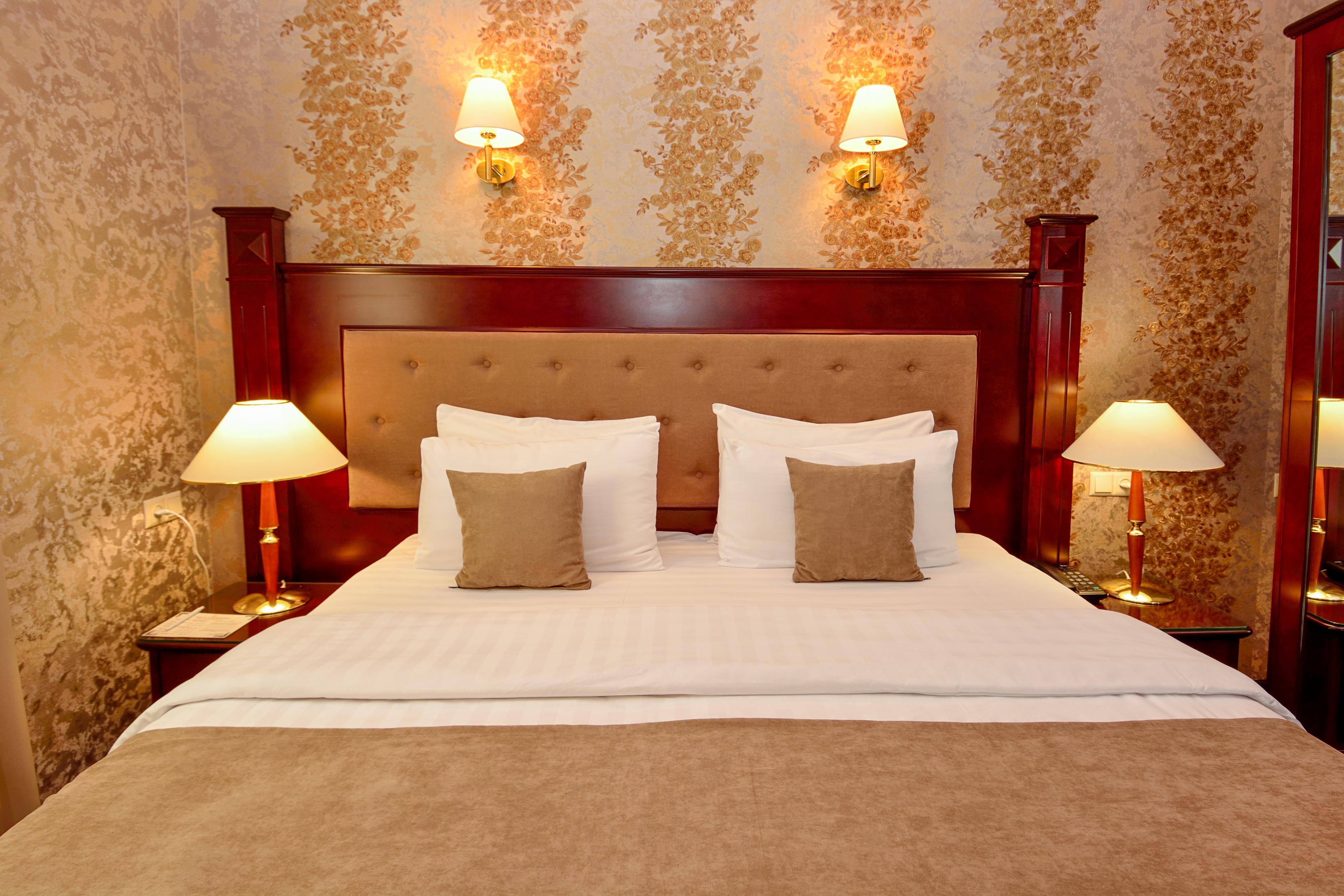 River Side Hotel Tbilisi Exteriör bild A bedroom