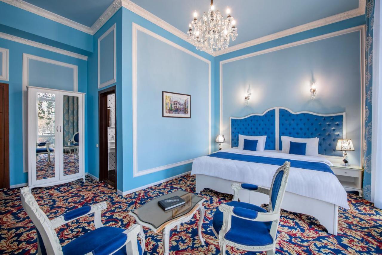 River Side Hotel Tbilisi Exteriör bild Deluxe Room