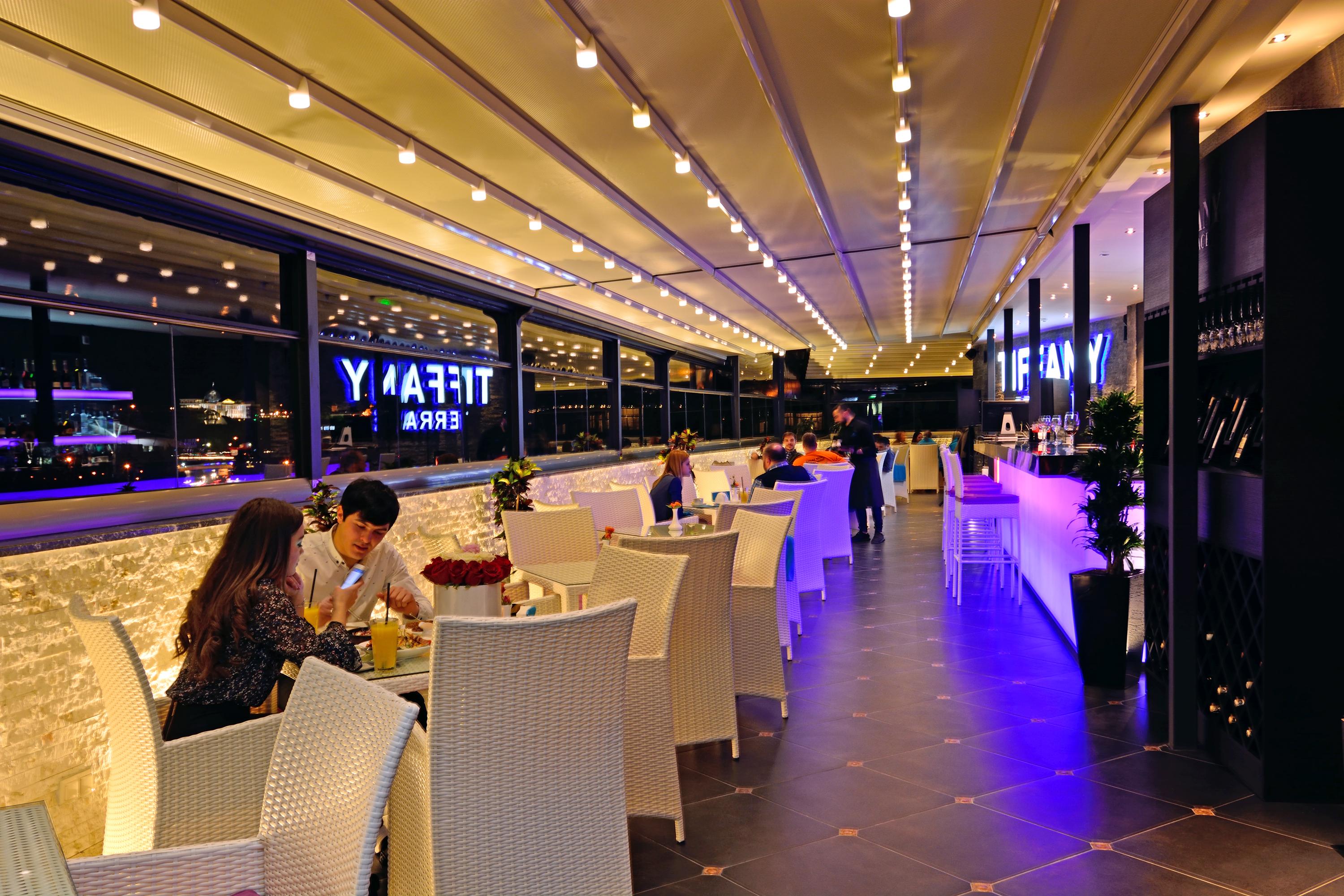 River Side Hotel Tbilisi Exteriör bild Restaurant in the hotel