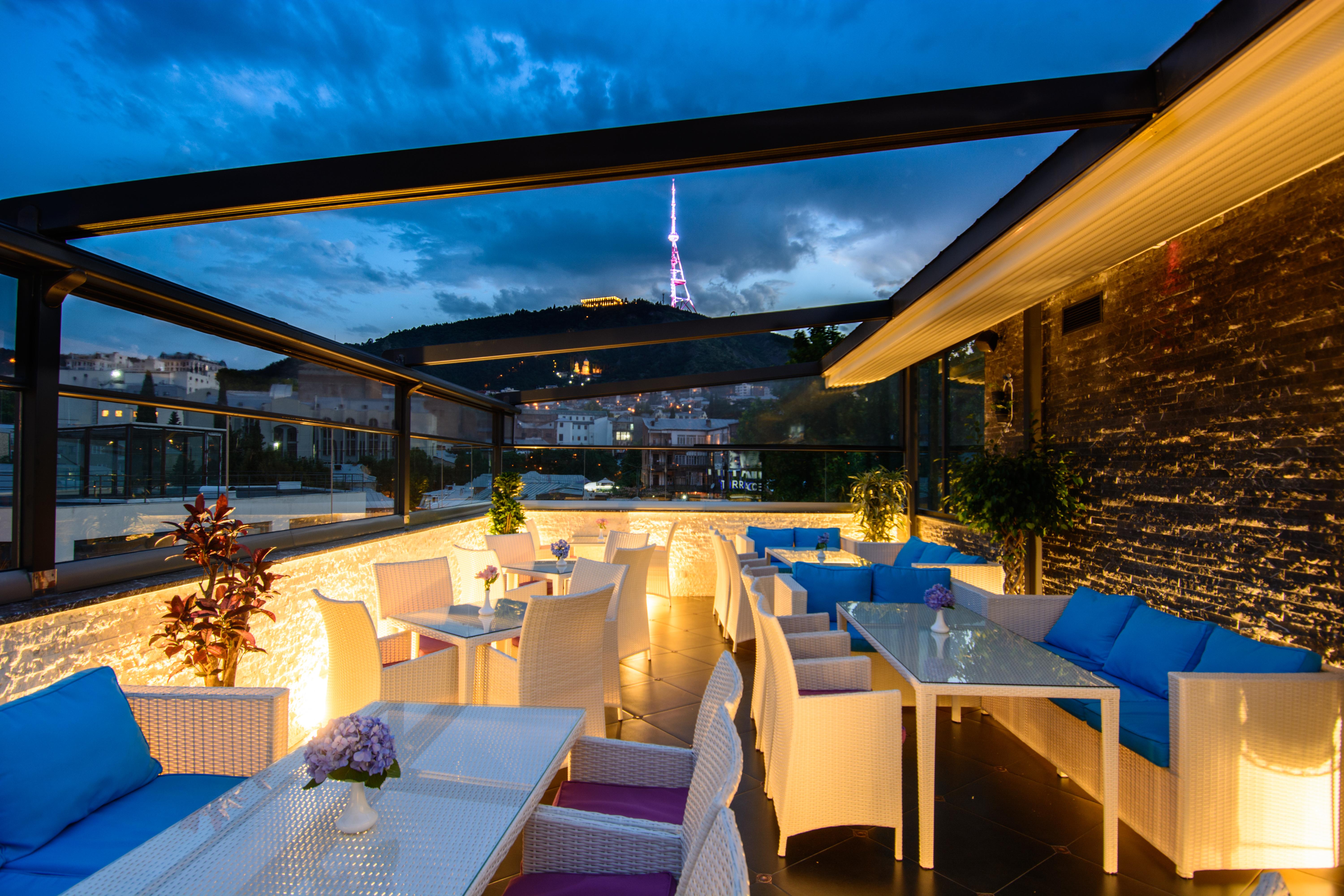 River Side Hotel Tbilisi Exteriör bild The Sky Bar