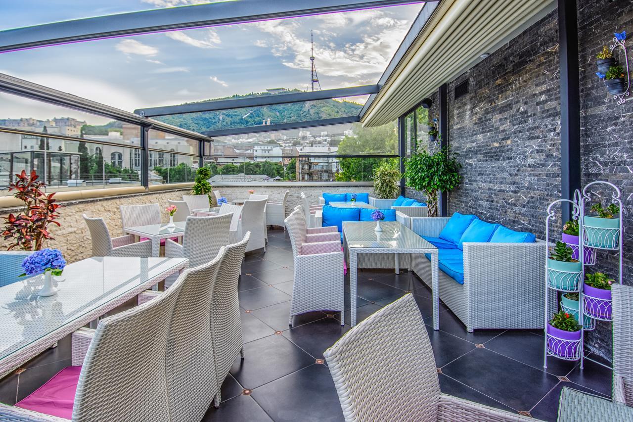 River Side Hotel Tbilisi Exteriör bild Skyline Bar